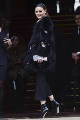 Olivia Palermo CELEBRITES : Arrivees du Defile Giambattista Valli - Paris - 06 03 2017 JBAutissier Panoramic 