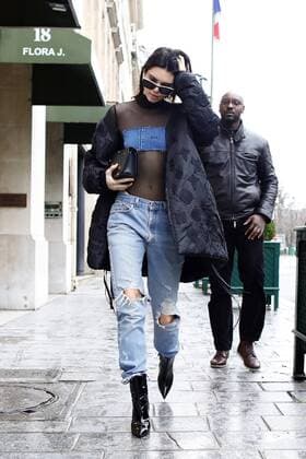 March 6, 2017 - Paris, France - Kendall Jenner seen leaving her hotel in Paris, France, on March 6, 2017. Paris France  - ZUMAn230 20170306_zaa_n230_086 Copyright: xMehdixTaamallahx