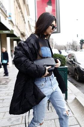 March 6, 2017 - Paris, France - Kendall Jenner seen leaving her hotel in Paris, France, on March 6, 2017. Paris France  - ZUMAn230 20170306_zaa_n230_090 Copyright: xMehdixTaamallahx