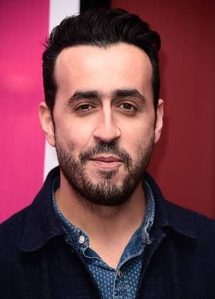 Jonathan Cohen CELEBRITIES : Premiere Filmpremiere DE PLUS BELLE - Paris - 06 03 2017 FedericoPestellini Panoramic 