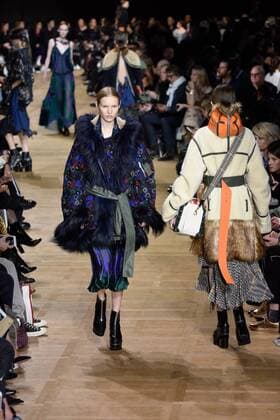 PARIS, March 6, 2017 -- Models present creations of Japanese brand Sacai during the Women s Ready-to-Wear Fall Winter 2017 2018 fashion week in Paris, France, on March 6, 2017. )(zcc) FRANCE-PARIS-FASHION WEEK-SACAI PieroxBiasion 