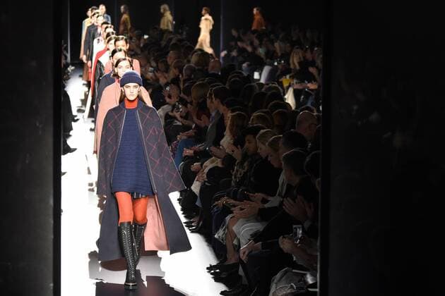 PARIS, March 6, 2017 -- Models present creations of Hermes during the Women s Ready-to-Wear Fall Winter 2017 2018 fashion week in Paris, France, on March 6, 2017. )(zcc) FRANCE-PARIS-FASHION WEEK-HERMES PieroxBiasion 