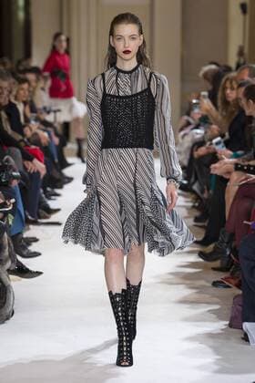 216111 Marineau Starface 2017-03-06 Paris France Paris Fashion Week. Defile PAP automne-hiver. Giambattita Valli. Giambattista Valli , autumn-winter 2017 Paris, France Paris fashion week. Parade PAP Autumn-Winter 2017. Giambattista Valli. Editorial use only _sans_perso  Copyright: xMarineaux STAR_216111_017