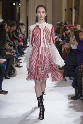 216111 Marineau Starface 2017-03-06 Paris France Paris Fashion Week. Defile PAP automne-hiver. Giambattita Valli. Giambattista Valli , autumn-winter 2017 Paris, France Paris fashion week. Parade PAP Autumn-Winter 2017. Giambattista Valli. Editorial use only _sans_perso  Copyright: xMarineaux STAR_216111_019