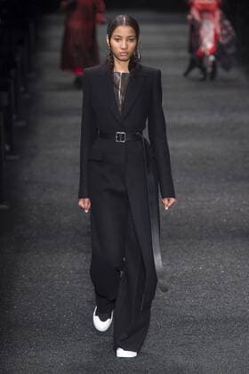 216116 Marineau Starface 2017-03-06 Paris France Paris Fashion Week. Defile PAP automne-hiver. Alexander Mc Queen Alexander McQueen , autumn-winter 2017 Paris, France Editorial use only _sans_perso  Copyright: xMarineaux STAR_216116_011