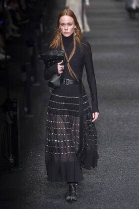216116 Marineau Starface 2017-03-06 Paris France Paris Fashion Week. Defile PAP automne-hiver. Alexander Mc Queen Alexander McQueen , autumn-winter 2017 Paris, France Editorial use only _sans_perso  Copyright: xMarineaux STAR_216116_026