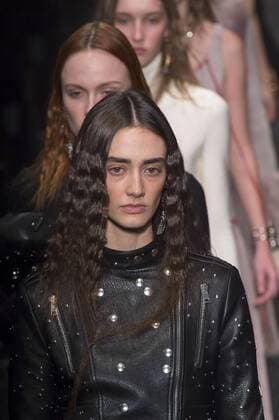 216116 Marineau Starface 2017-03-06 Paris France Paris Fashion Week. Defile PAP automne-hiver. Alexander Mc Queen Alexander McQueen , autumn-winter 2017 Paris, France Editorial use only _sans_perso  Copyright: xMarineaux STAR_216116_047