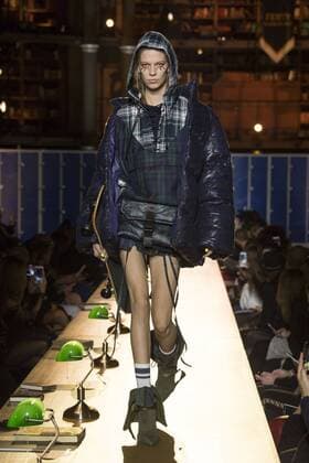 216125 Marineau Starface 2017-03-06 Paris France Paris Fashion Week. Defile PAP automne-hiver. Fenty x Puma by Rihanna. Fenty x Puma by Rihanna autumn winter 2017. Fenty x Puma by Rihanna, autumn-winter 2017 Paris, France Editorial use only _sans_perso  Copyright: xMarineaux STAR_216125_007