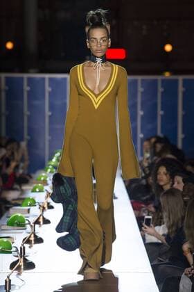 216125 Marineau Starface 2017-03-06 Paris France Paris Fashion Week. Defile PAP automne-hiver. Fenty x Puma by Rihanna. Fenty x Puma by Rihanna autumn winter 2017. Fenty x Puma by Rihanna, autumn-winter 2017 Paris, France Editorial use only _sans_perso  Copyright: xMarineaux STAR_216125_024