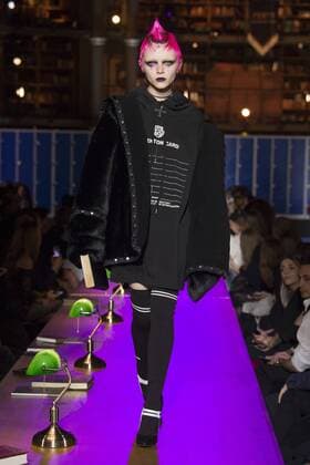 216125 Marineau Starface 2017-03-06 Paris France Paris Fashion Week. Defile PAP automne-hiver. Fenty x Puma by Rihanna. Fenty x Puma by Rihanna autumn winter 2017. Fenty x Puma by Rihanna, autumn-winter 2017 Paris, France Editorial use only _sans_perso  Copyright: xMarineaux STAR_216125_058
