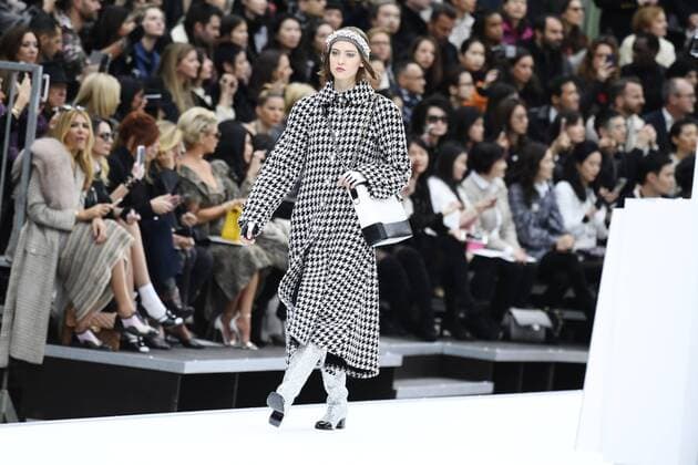 216126 Valentin Paoli Starface 2017-03-07 Paris France Paris Fashion Week. Defile PAP automne-hiver. Chanel. Paris Fashion Week. Chanel, autumn winter 2017. _sans_perso  Copyright: xValentinxPaolix xStarfacex STAR_216126_012