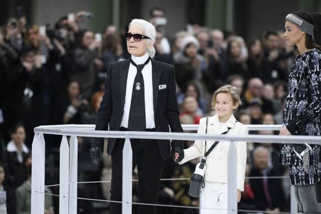 216126 Valentin Paoli Starface 2017-03-07 Paris France Paris Fashion Week. Defile PAP automne-hiver. Chanel. Paris Fashion Week. Chanel, autumn winter 2017. Lagerfeld, Karl  Copyright: xValentinxPaolix xStarfacex STAR_216126_034