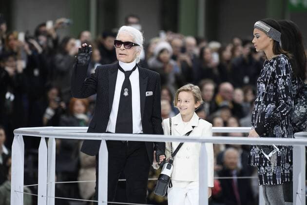 216126 Valentin Paoli Starface 2017-03-07 Paris France Paris Fashion Week. Defile PAP automne-hiver. Chanel. Paris Fashion Week. Chanel, autumn winter 2017. Lagerfeld, Karl  Copyright: xValentinxPaolix xStarfacex STAR_216126_035