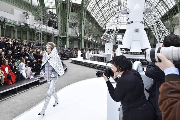 216126 Valentin Paoli Starface 2017-03-07 Paris France Paris Fashion Week. Defile PAP automne-hiver. Chanel. Paris Fashion Week. Chanel, autumn winter 2017. _sans_perso  Copyright: xValentinxPaolix xStarfacex STAR_216126_042