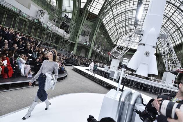 216126 Valentin Paoli Starface 2017-03-07 Paris France Paris Fashion Week. Defile PAP automne-hiver. Chanel. Paris Fashion Week. Chanel, autumn winter 2017. _sans_perso  Copyright: xValentinxPaolix xStarfacex STAR_216126_044