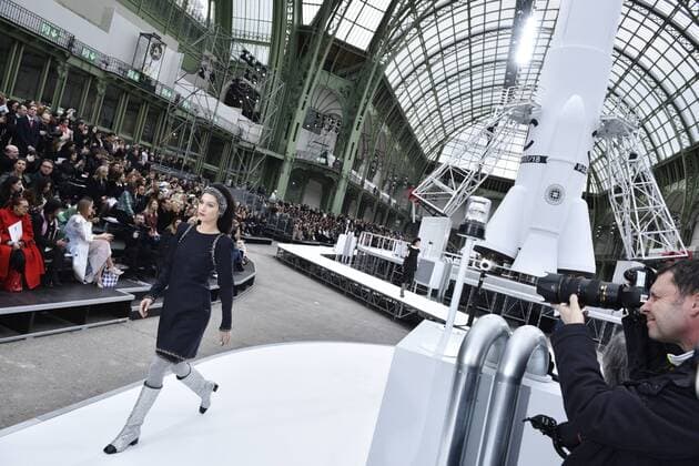 216126 Valentin Paoli Starface 2017-03-07 Paris France Paris Fashion Week. Defile PAP automne-hiver. Chanel. Paris Fashion Week. Chanel, autumn winter 2017. _sans_perso  Copyright: xValentinxPaolix xStarfacex STAR_216126_045