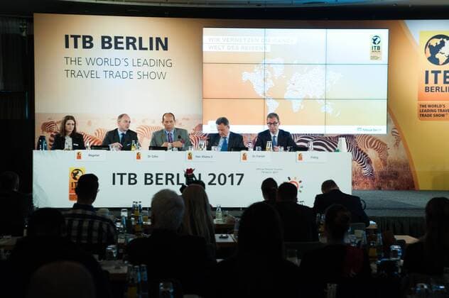Am Tag vor der Eröffnung der ITB Internationale-Tourismus-Börse 2017 in Berlin versammeln sich die Teilnehmer der Eröffnungs-Pressekonferenz: Dr. Christian Göke (li.), Vorsitzender der Geschäftsführung der Messe Berlin S.E. Tshekedi Khama II (re.), Tourismusminister Botswana Dr. Michael Frenzel (2.v.L), Präsident, Bundesverband der Deutschen Tourismuswirtschaft e.V. Norbert Fiebig (2. von re.), Präsident, Deutscher ReiseVerband e.V. auf dem Podium im Palais am Funkturm. ITB 2017; gösste Reisemesse der Welt; Tourismus, Handel; Reisen Reiseplanung; Messe; Messe Berlin. Berlin Berlin Deu