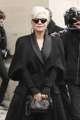 Lily Allen CELEBRITIES : Ankunft zur Chanel Modenschau - Pret a Porter Automne Hiver - 07 03 2017 GwendolineLeGoff Panoramic 