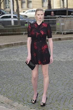 Paris Fashion Week - Gäste der Miu Miu Show Lara Stone CELEBRITIES : Ankunft zur Modenschau von Miu Miu - Paris - 07 03 2017 JBAutissier Panoramic 