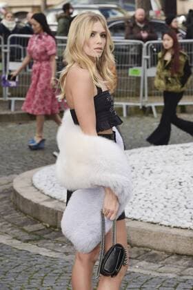 Paris Fashion Week - Gäste der Miu Miu Show Elena Perminova CELEBRITIES : Ankunft zur Modenschau von Miu Miu - Paris - 07 03 2017 JBAutissier Panoramic 