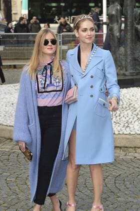 Paris Fashion Week - Gäste der Miu Miu Show Valentina et Chiara Ferragni CELEBRITIES : Ankunft zur Modenschau von Miu Miu - Paris - 07 03 2017 JBAutissier Panoramic 