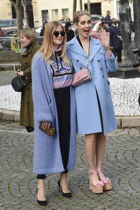 Paris Fashion Week - Gäste der Miu Miu Show Valentina et Chiara Ferragni CELEBRITIES : Ankunft zur Modenschau von Miu Miu - Paris - 07 03 2017 JBAutissier Panoramic 