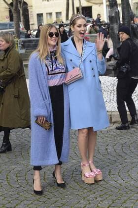 Paris Fashion Week - Gäste der Miu Miu Show Valentina et Chiara Ferragni CELEBRITIES : Ankunft zur Modenschau von Miu Miu - Paris - 07 03 2017 JBAutissier Panoramic 