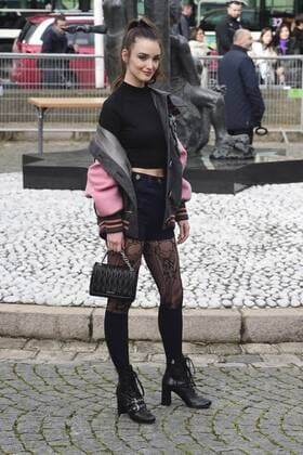 Paris Fashion Week - Gäste der Miu Miu Show Charlotte Le Bon CELEBRITIES : Ankunft zur Modenschau von Miu Miu - Paris - 07 03 2017 JBAutissier Panoramic 