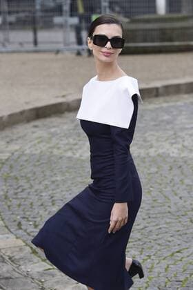 Paris Fashion Week - Gäste der Miu Miu Show Emily Ratajkowski CELEBRITIES : Ankunft zur Modenschau von Miu Miu - Paris - 07 03 2017 JBAutissier Panoramic 