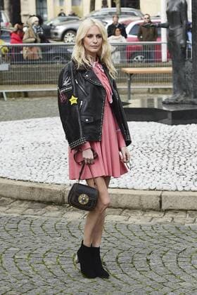Paris Fashion Week - Gäste der Miu Miu Show Poppy Delevingne CELEBRITIES : Ankunft zur Modenschau von Miu Miu - Paris - 07 03 2017 JBAutissier Panoramic 