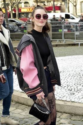 Paris Fashion Week - Gäste der Miu Miu Show Charlotte Le Bon CELEBRITIES : Ankunft zur Modenschau von Miu Miu - Paris - 07 03 2017 JBAutissier Panoramic 