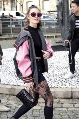 Paris Fashion Week - Gäste der Miu Miu Show Charlotte Le Bon CELEBRITIES : Ankunft zur Modenschau von Miu Miu - Paris - 07 03 2017 JBAutissier Panoramic 