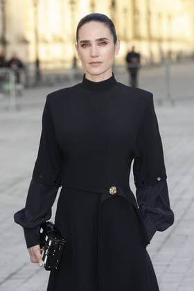 Paris Fashion Week - Gäste der Louis Vuitton Show Jennifer Connelly CELEBRITIES : Ankunft zur Louis Vuitton Modenschau - Pret a Porter Automne Hiver - 07 03 2017 GwendolineLeGoff Panoramic 