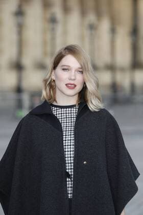 Paris Fashion Week - Gäste der Louis Vuitton Show Lea Seydoux CELEBRITIES : Ankunft zur Louis Vuitton Modenschau - Pret a Porter Automne Hiver - 07 03 2017 GwendolineLeGoff Panoramic 