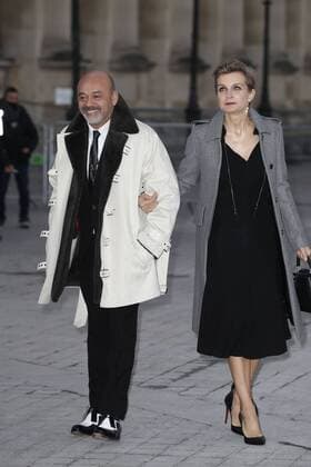 Paris Fashion Week - Gäste der Louis Vuitton Show Christian Louboutin avec Melita Toscan du Plantier CELEBRITIES : Ankunft zur Louis Vuitton Modenschau - Pret a Porter Automne Hiver - 07 03 2017 GwendolineLeGoff Panoramic 