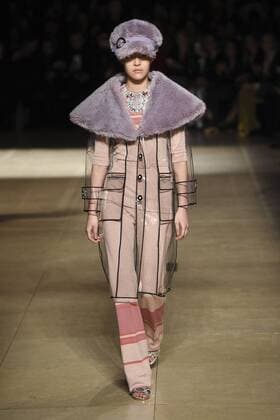 216148 Marineau Starface 2017-03-07 Paris France Paris Fashion Week. Defile PAP automne-hiver. Miu Miu. Miu Miu, autumn-winter 2017 Miu Miu, autumn-winter 2017 Paris, France Editorial use only _sans_perso  Copyright: xMarineaux STAR_216148_006