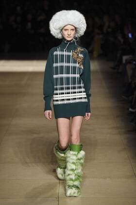 216148 Marineau Starface 2017-03-07 Paris France Paris Fashion Week. Defile PAP automne-hiver. Miu Miu. Miu Miu, autumn-winter 2017 Miu Miu, autumn-winter 2017 Paris, France Editorial use only _sans_perso  Copyright: xMarineaux STAR_216148_015