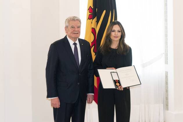 Nazan Eckes erhält die Verdienstmedaille von Joachim Gauck bei der Ordensverleihung zum Internationalen Frauentag durch den Bundespräsidenten im Schloss Bellevue. Berlin, 08.03.2017 Foto:xK.xWernerx xFuturexImage