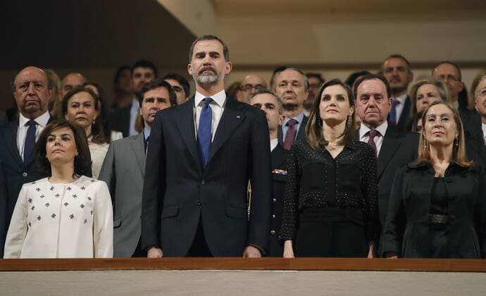 Spanisches Königspaar bei Konzert für Terroropfer in Madrid Spanish King Felipe VI (2L), Queen Letizia (2R), Deputy Prime Minister Soraya Saenz de Santamaria (L) and Lower Chamber of Spanish Parliament spokeswoman Ana Pastor (R) attends to the concert as a tribute to the Terrorism Victims held at National Auditorium of Madrid, Spain on 08 March 2017. CONCERT AS A TRIBUTE TO THE TERRORISM VICTIMS !ACHTUNG: NUR REDAKTIONELLE NUTZUNG!  Copyright: xJuanJoxMartínx LOS01 20170308-636246015883639878