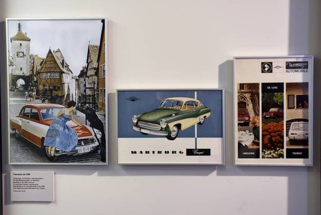 Deutschland, Bonn, 09.03.2017 Ausstellung im Haus der Geschichte: Geliebt, Gebraucht, Gehasst. Die Deutschen und ihre Autos Foto: die Mittelklassemodelle von Wartburg, eine Alternative zum Trabant Ausstellung: Geliebt, Gebraucht, Gehasst. Die Deutschen und ihre Autos