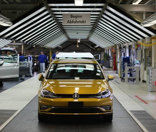 Wolfsburg, Deutschland. 09.03.2017, Volkswagen Fertigung Standort Wolfsburg, Lichttunnel, Endkontrolle, Endabnahme,