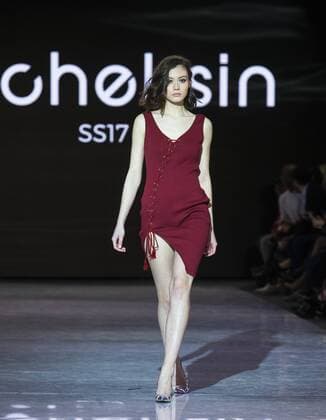 (170311) -- TORONTO, March 11, 2017 -- A model presents a collection by Rachel Sin during the debut season of the Toronto Women s Fashion Week in Toronto, Canada, March 10, 2017. The three-day event will showcase collections of about 20 designers from around the world. ) (djj) CANADA-TORONTO-WOMEN S FASHION WEEK ZouxZheng 
