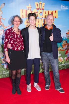 Ute von Münchow_Pohl (Regiesseurin), Noah Levi, Dirk Beinhold (Produzent) bei der Filmpremiere von Die Häschenjagd-Jagd nach dem Goldenen Ei am 11.03.2017 im Cinenova in Köln. Die Häschenjagd-Jagd nach dem Goldenen Ei am 11.03.2017