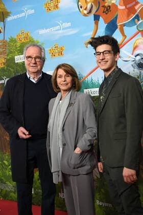 Friedrich von Thun, Senta Berger und Noah Levi Deutschlandpremiere Die Häschenschule - Jagd nach dem Goldenen Ei Mathäser Filmpalast Kino Film Fernsehen München 12.03.2017