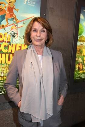 Senta Berger Deutschlandpremiere Die Häschenschule - Jagd nach dem Goldenen Ei Mathäser Filmpalast Kino Film Fernsehen München 12.03.2017