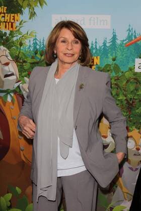 Senta Berger Deutschlandpremiere Die Häschenschule - Jagd nach dem Goldenen Ei Mathäser Filmpalast Kino Film Fernsehen München 12.03.2017