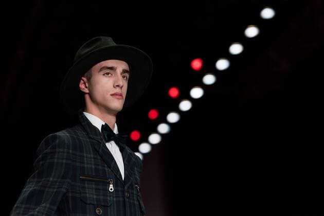(170312) -- MOSCOW, March 12, 2017 -- A model displays a creation of Russian designer Slava Zaitsev during the Mercedes-Benz Fashion Week Russia Fall Winter 2017 in Moscow, Russia, on March 12, 2017. ) RUSSIA-MOSCOW-MERCEDEZ-BENZ-FASHION WEEK EvgenyxSinitsyn 