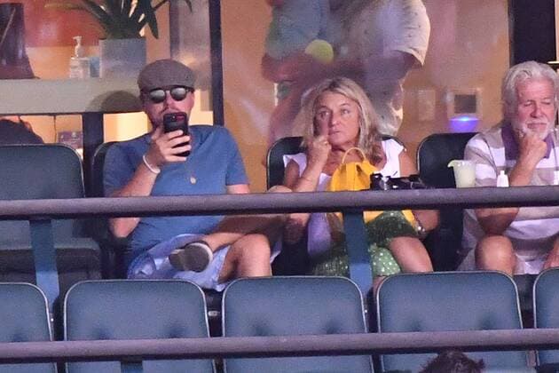 Bilder des Tages Leonardo diCaprio und Mutter Irmelin Indenbirken beim Tennisturnier in Indian Wells 