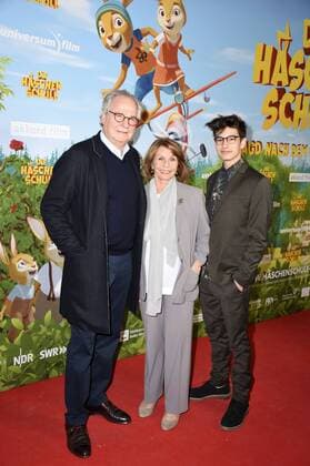 Friedrich von Thun, Senta Berger und Noah Levi bei der Premiere des Kinofilms Die Häschenschule - Jagd nach dem goldenen Ei im Mathäser Filmpalast. München, 12.03.2017 Foto:xP.xSchönbergerx xFuturexImage