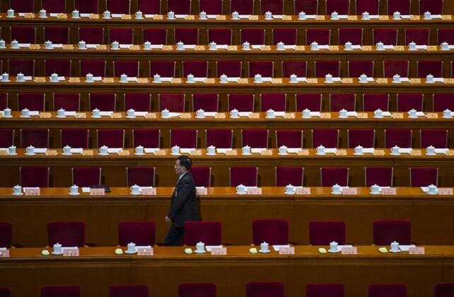 China: Nationaler Volkskongress in Peking BEIJING, CHINA - MARCH 13: A delegates attends the closing meeting of the Fifth Session of the 12th Chinese People s Political and Consultative Conference (CPPCC) at the Great Hall of the People on March 13, 2017 in Beijing, China. China holds the Fifth Session of the 12th Chinese People s Political and Consultative Conference (CPPCC) on Mar 3-13, and the Fifth Session of the 12th National People s Congress (NPC) on Mar 5-16 this year in Beijing.  Copyright: xVCGx CFP501459055